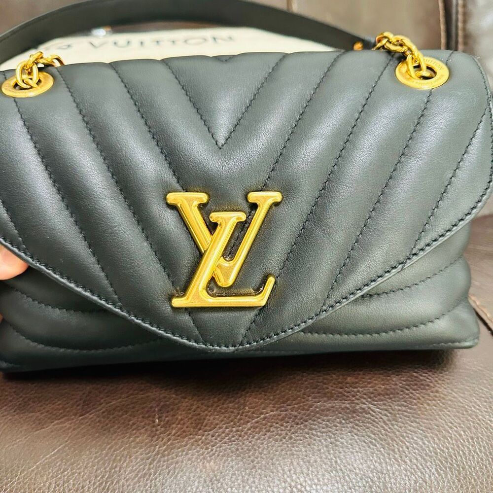 Louis Vuitton New Wave Chain Bag Noir - Picture 6 of 16